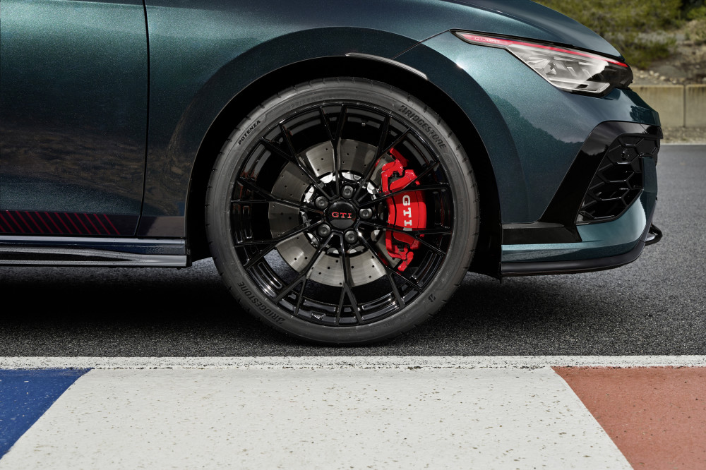 Volkswagen Golf GTI EDITION 50